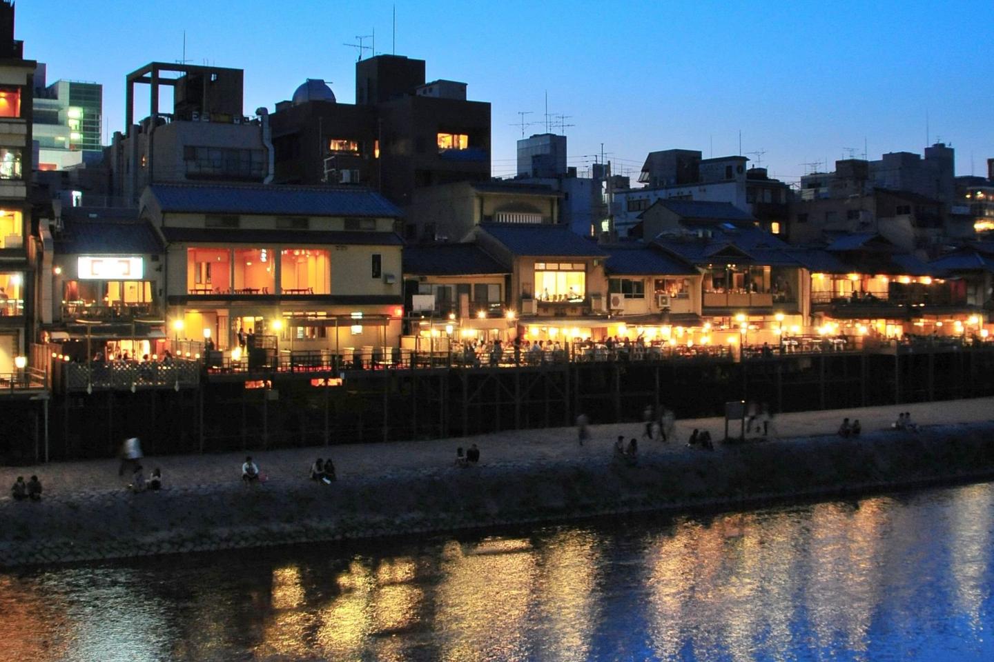 初夏の京都にくつろぐの画像