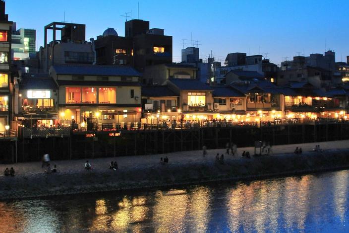 初夏の京都にくつろぐのサムネイル