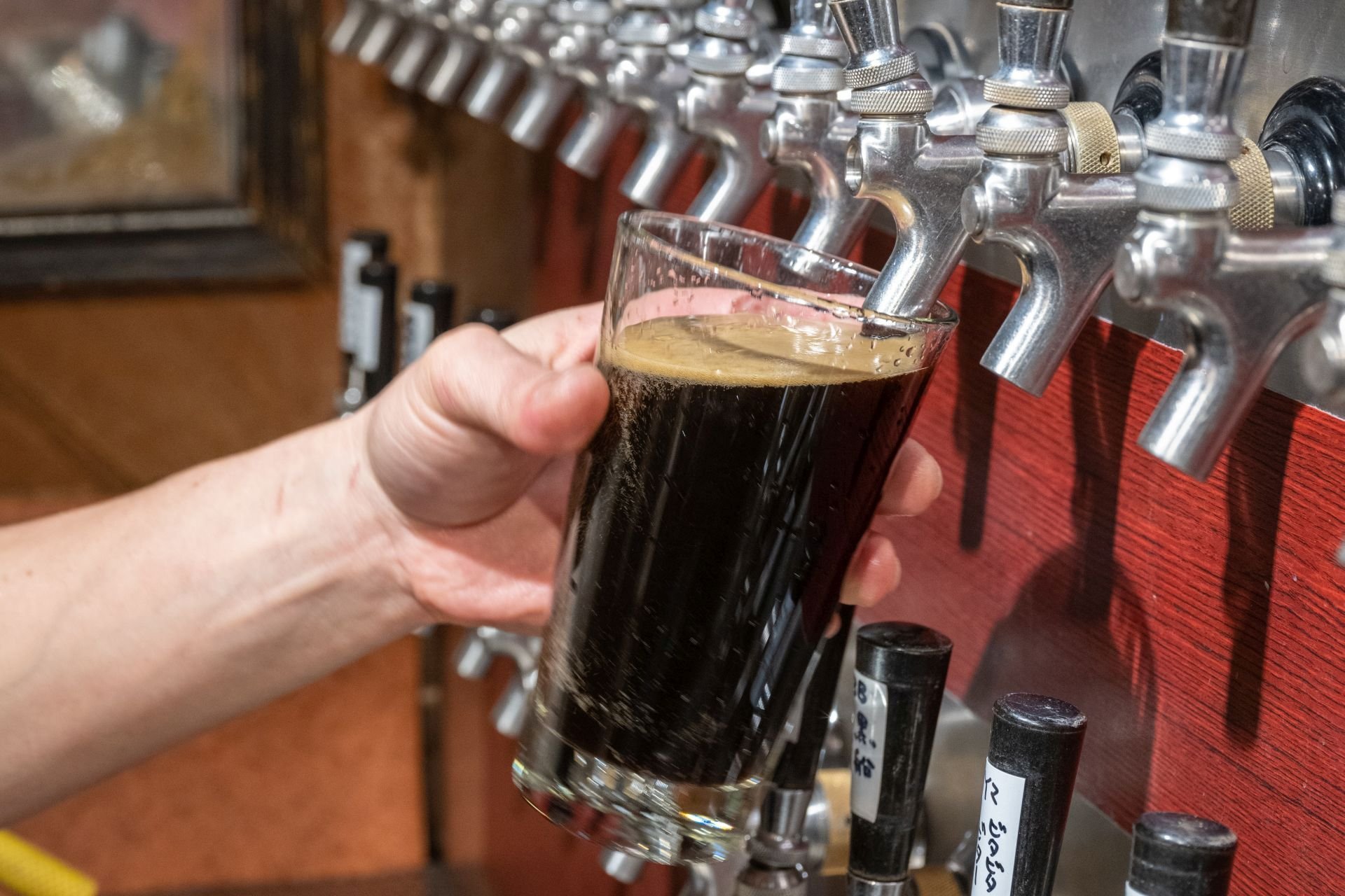 銘酒のある食卓 黒ビールの代表イメージ